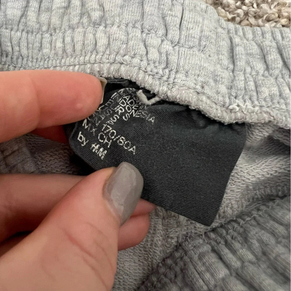 H&M sweatpants - Picture 4 of 5